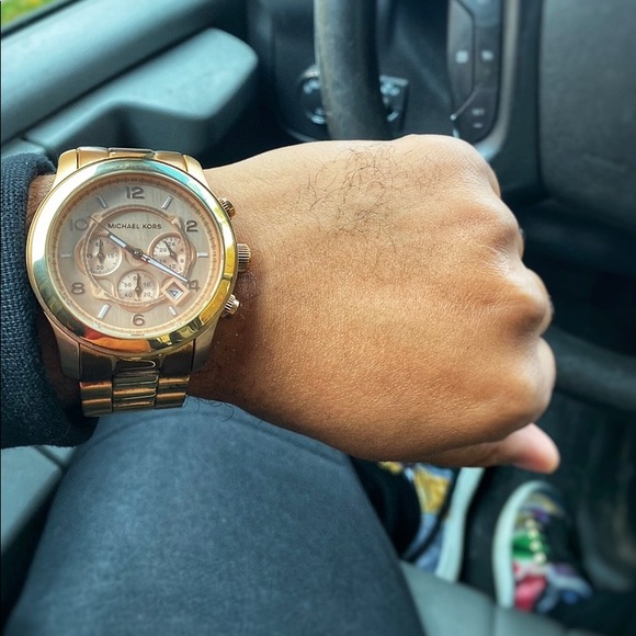 Meet Your Posher! - Picture 2 of 6